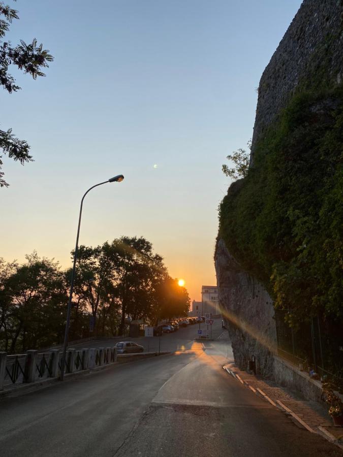 Bed and Breakfast Al DOLMEN Monte SantʼAngelo Exterior foto