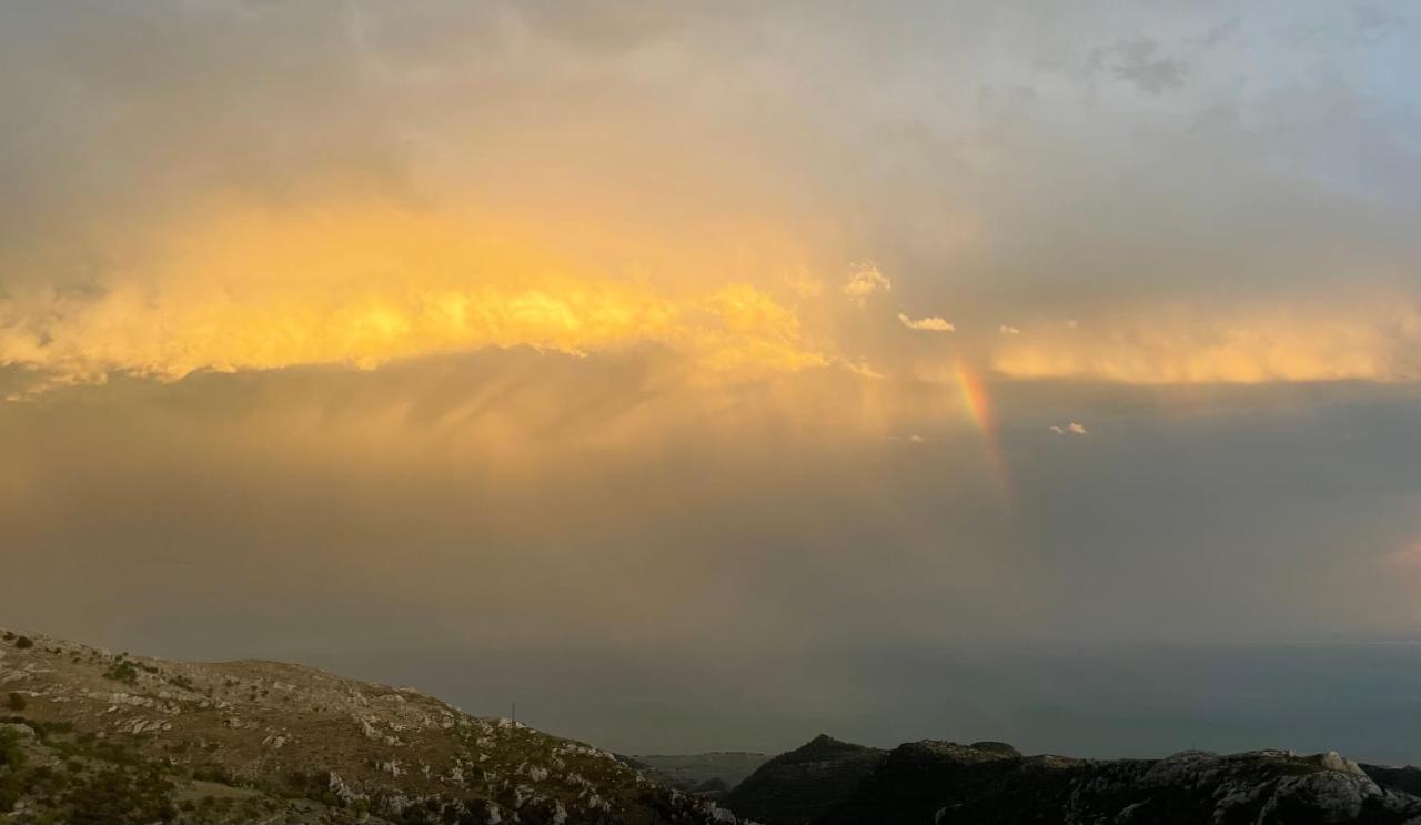 Bed and Breakfast Al DOLMEN Monte SantʼAngelo Exterior foto